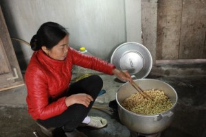 Nghệ An: Làng nghề bánh cà Hưng Tân đỏ lửa ngày giáp Tết